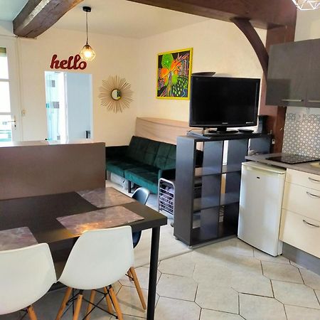Studio En Rdc Avec Balcon Centre Vitre מראה חיצוני תמונה