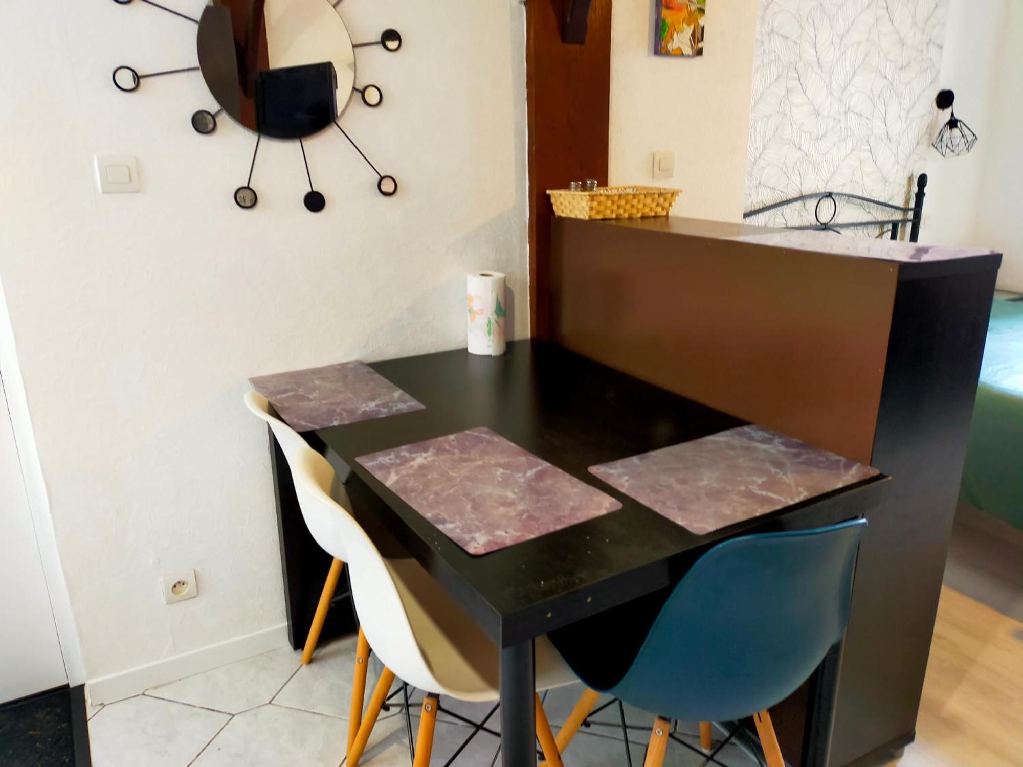Studio En Rdc Avec Balcon Centre Vitre מראה חיצוני תמונה